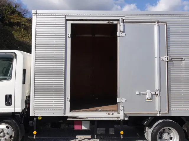 いすゞ エルフ BKG-NMR85AN(2WD)の写真8