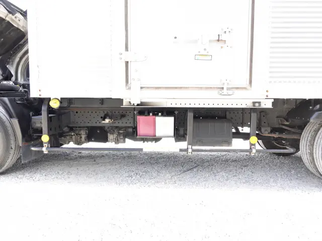 いすゞ エルフ BKG-NMR85AN(2WD)の写真17