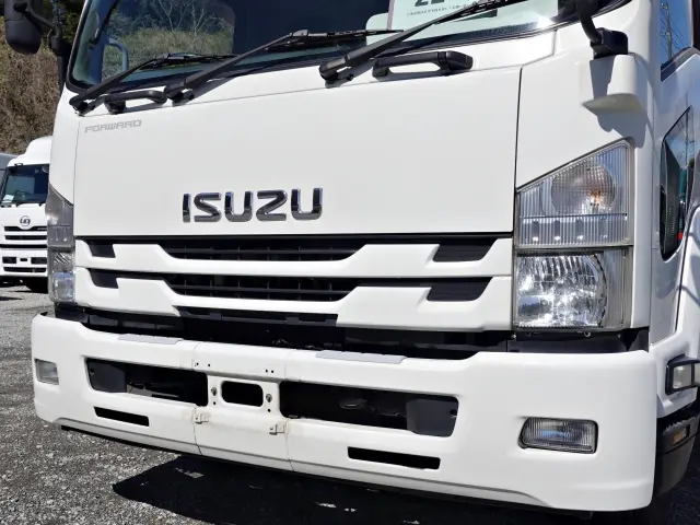 いすゞ フォワード LKG-FTR90T2(2WD)の写真4