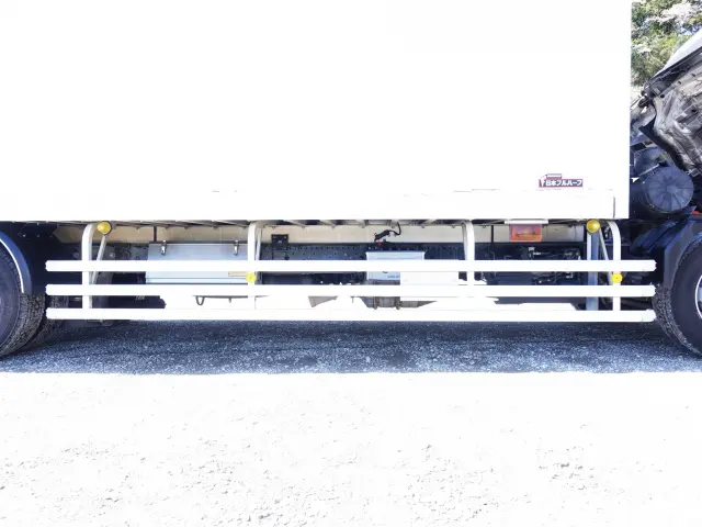 いすゞ フォワード LKG-FTR90T2(2WD)の写真20