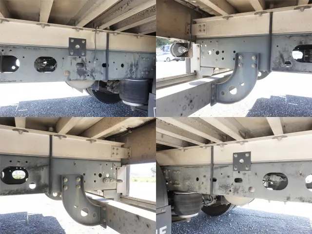 いすゞ フォワード LKG-FTR90T2(2WD)の写真22