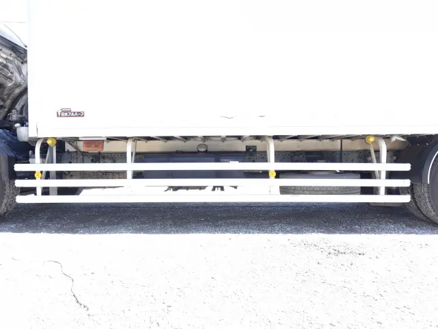 いすゞ フォワード LKG-FTR90T2(2WD)の写真23