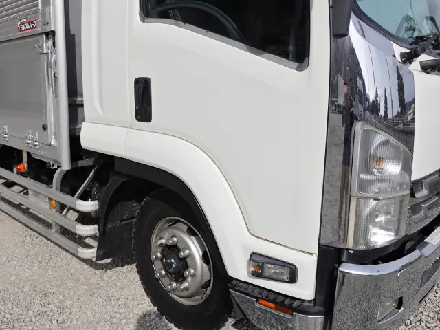 いすゞ フォワード LKG-FTR90T2(2WD)の写真5