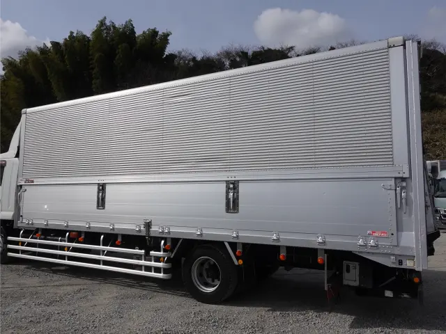 いすゞ フォワード LKG-FTR90T2(2WD)の写真9