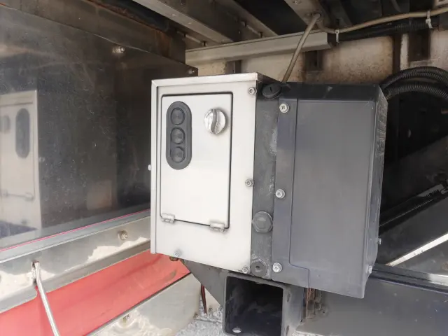 いすゞ フォワード LKG-FTR90T2(2WD)の写真22