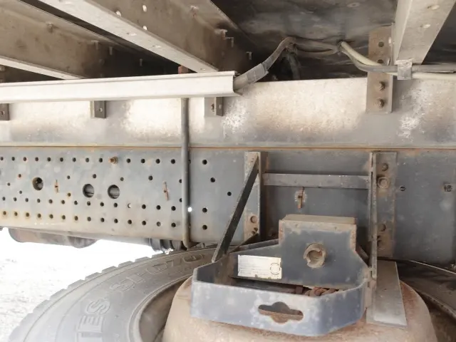 いすゞ フォワード LKG-FTR90T2(2WD)の写真24