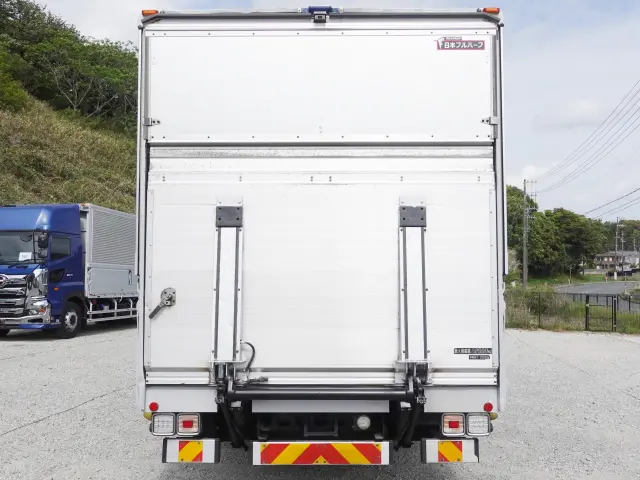 いすゞ フォワード TKG-FRR90T2(2WD)の写真10