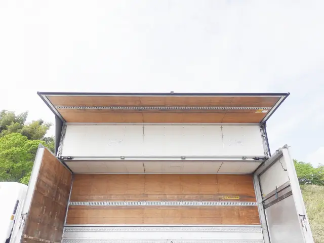 いすゞ フォワード TKG-FRR90T2(2WD)の写真15