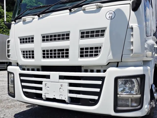 いすゞ ギガ LKG-CYJ77A(8x4)の写真4
