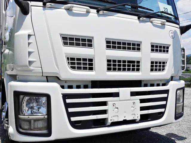 いすゞ ギガ LKG-CYJ77A(8x4)の写真5