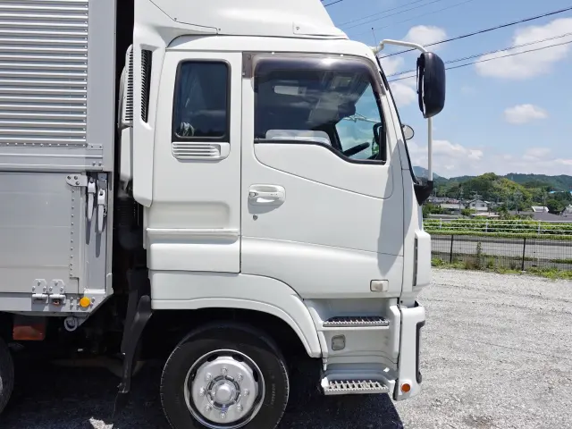 いすゞ ギガ LKG-CYJ77A(8x4)の写真7