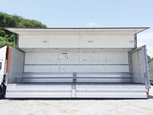 いすゞ ギガ LKG-CYJ77A(8x4)の写真13