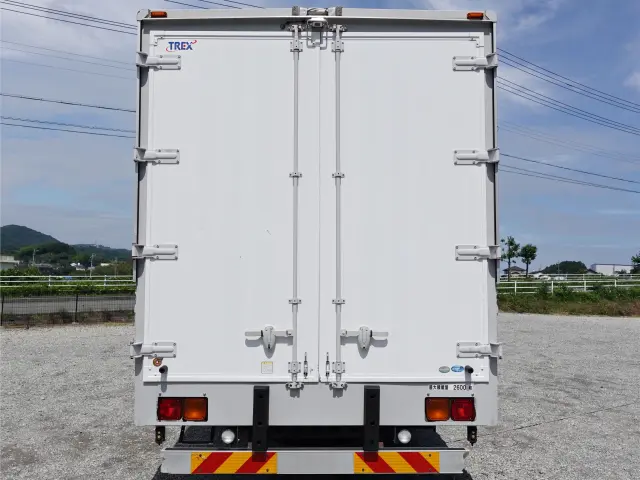 いすゞ フォワード 2RG-FRR90T2(2WD)の写真7