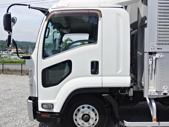 いすゞ フォワード 2RG-FRR90T2(2WD)の写真10