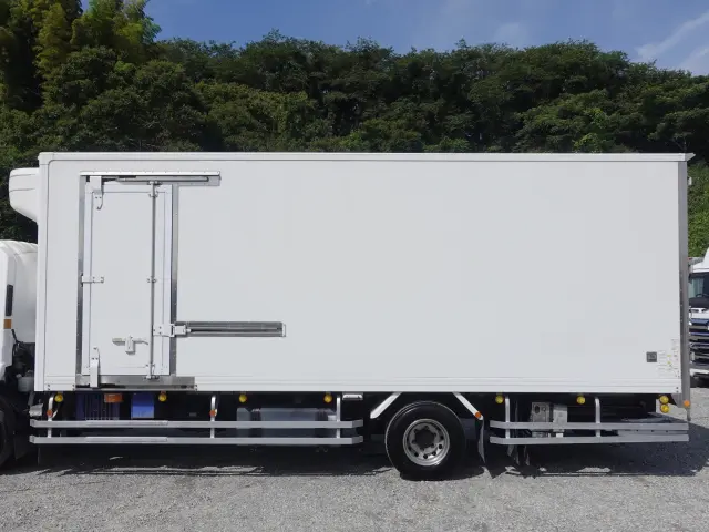 いすゞ フォワード TKG-FRR90T2(2WD)の写真11