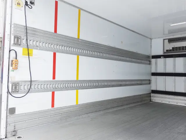 いすゞ エルフ 2RG-NPR88AN(2WD)の写真19