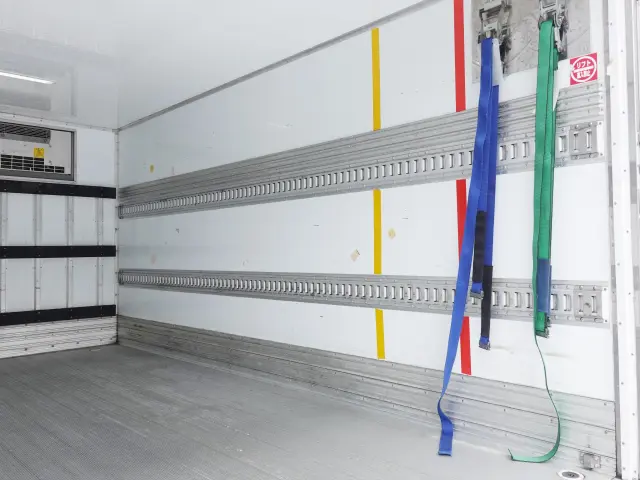 いすゞ エルフ 2RG-NPR88AN(2WD)の写真20