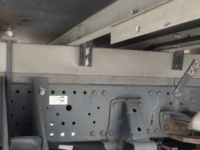 いすゞ エルフ 2RG-NPR88AN(2WD)の写真26