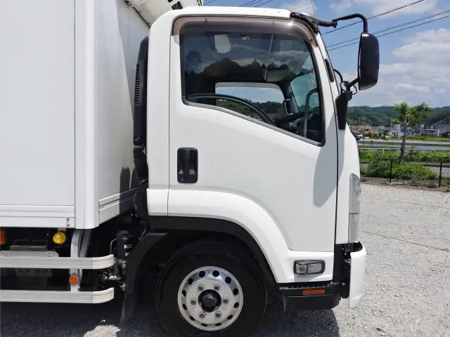 いすゞ フォワード TKG-FRR90T2(2WD)の写真4