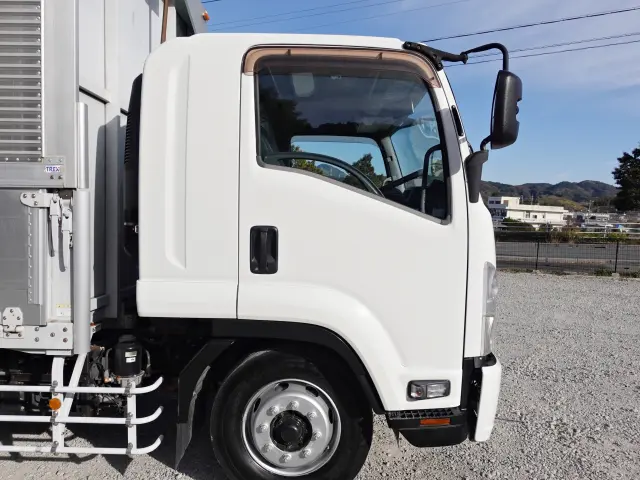 いすゞ フォワード LKG-FTR90T2(2WD)の写真7