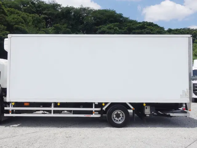 いすゞ フォワード TKG-FRR90T2(2WD)の写真8