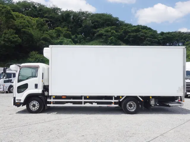 いすゞ フォワード TKG-FRR90T2(2WD)の写真9