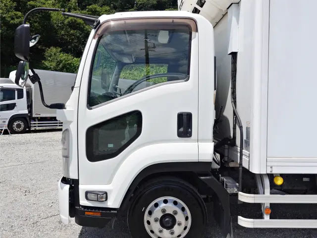 いすゞ フォワード TKG-FRR90T2(2WD)の写真10