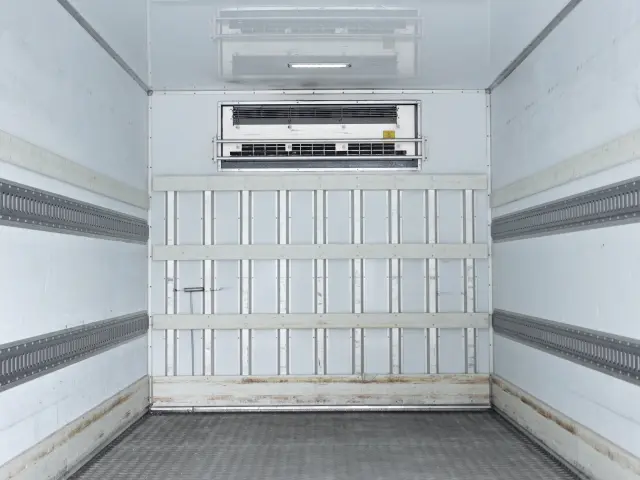いすゞ フォワード TKG-FRR90T2(2WD)の写真12
