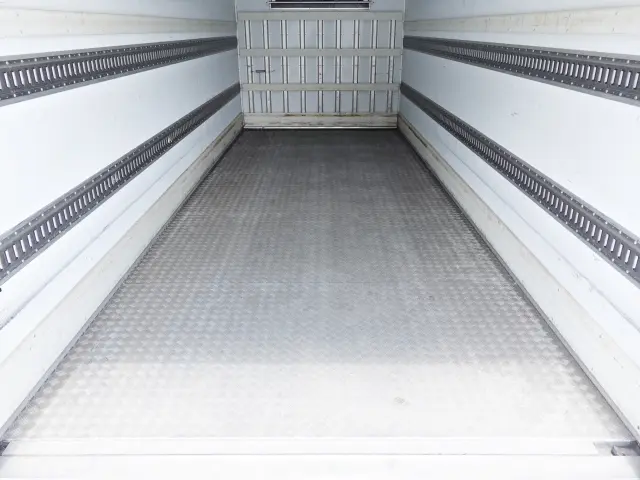 いすゞ フォワード TKG-FRR90T2(2WD)の写真13