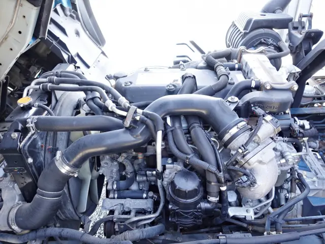 いすゞ フォワード LKG-FTR90T2(2WD)の写真15