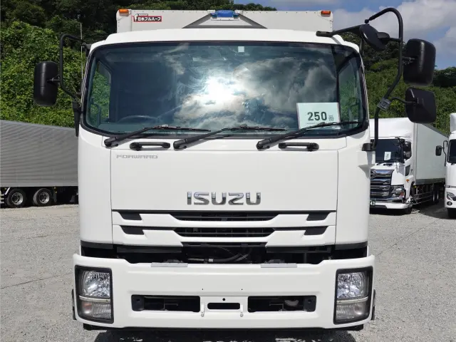 いすゞ フォワード QKG-FVZ34U2(6x4)の写真3