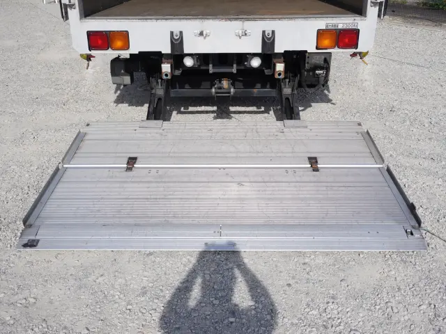 いすゞ フォワード 2RG-FRR90T2(2WD)の写真14