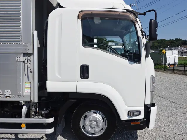 いすゞ フォワード TKG-FRR90T2(2WD)の写真4