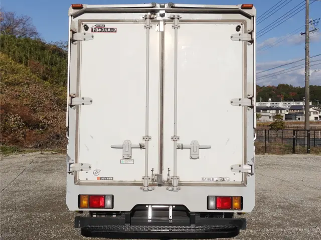 いすゞ エルフ TRG-NLR85AN(2WD)の写真10