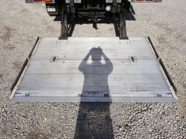 いすゞ フォワード TKG-FRR90S2(2WD)の写真10