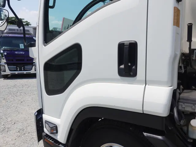 いすゞ フォワード 2RG-FRR90T2(2WD)の写真12