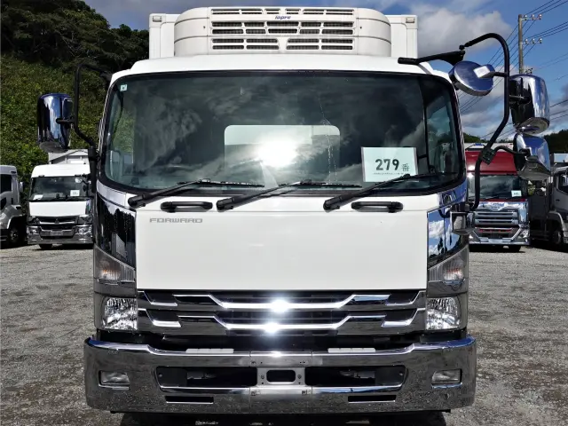 いすゞ フォワード LKG-FTR90T2(2WD)の写真3