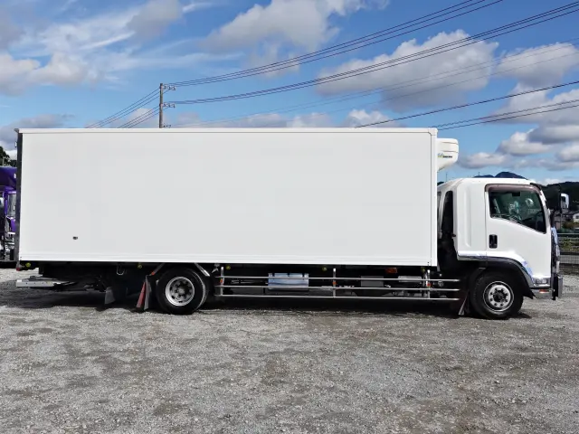 いすゞ フォワード LKG-FTR90T2(2WD)の写真5