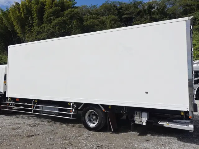 いすゞ フォワード LKG-FTR90T2(2WD)の写真8