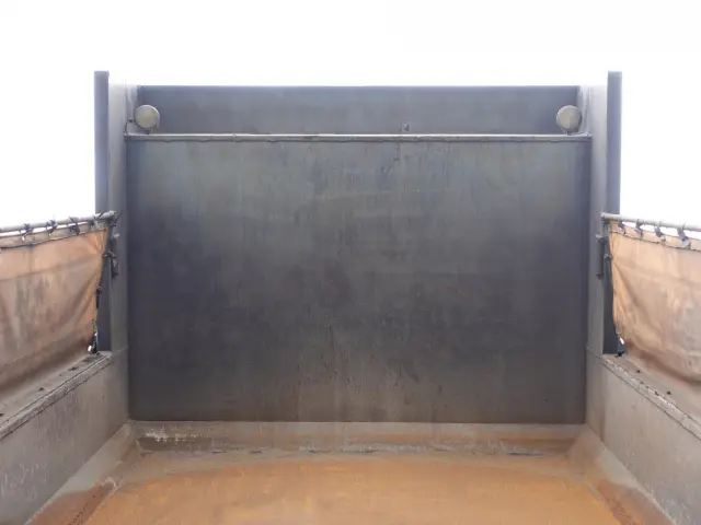 いすゞ ギガ QKG-CXZ77AT(6x4)の写真9