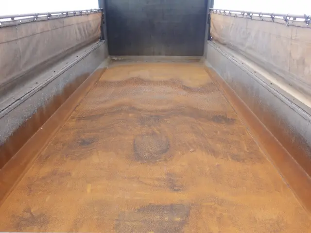 いすゞ ギガ QKG-CXZ77AT(6x4)の写真10