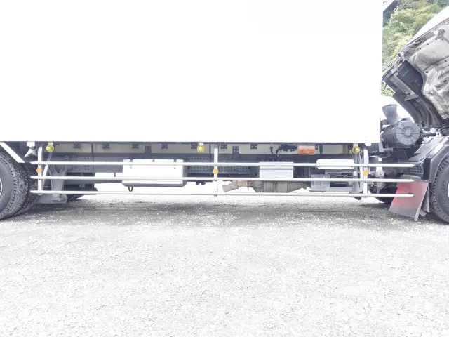 いすゞ フォワード LKG-FTR90T2(2WD)の写真16