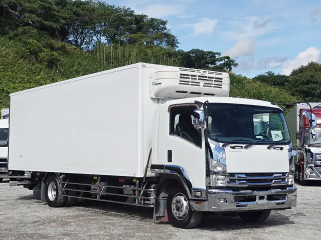 いすゞ フォワード LKG-FTR90T2(2WD)の写真25