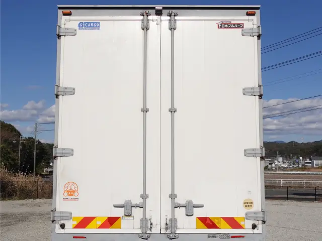 いすゞ ギガ QKG-CYJ77B(8x4)の写真10