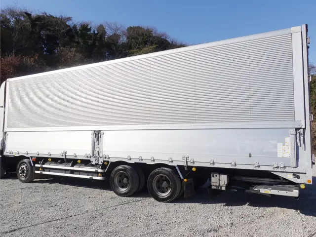 いすゞ ギガ QKG-CYJ77B(8x4)の写真11