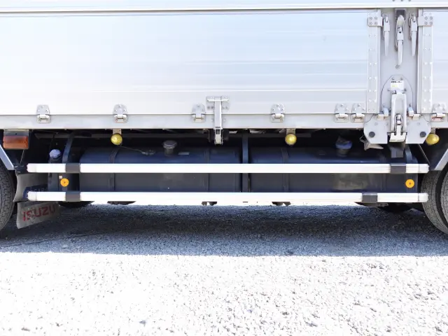 いすゞ ギガ QKG-CYJ77B(8x4)の写真23