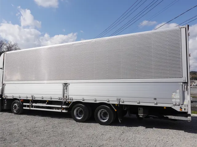 いすゞ ギガ 2PG-CYJ77C(8x4)の写真11