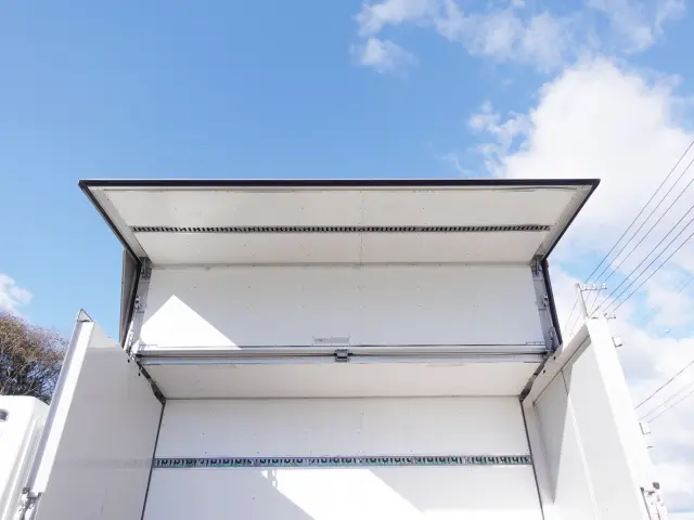 三菱 キャンター 2PG-FEB50(2WD)の写真14