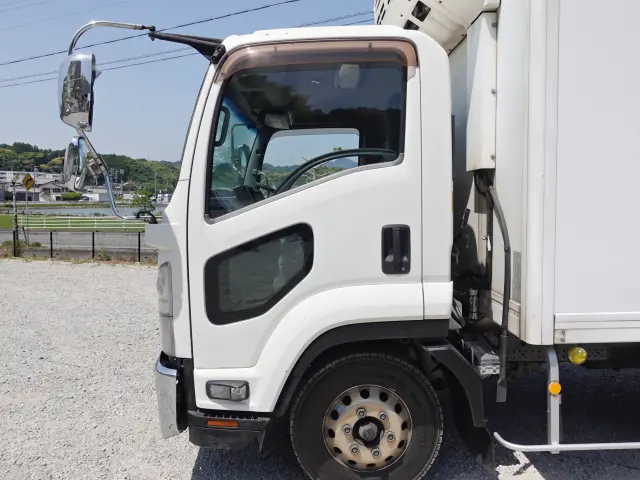 いすゞ フォワード TKG-FRR90S2(2WD)の写真13