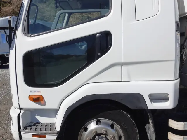 三菱 ファイター QKG-FK62FZ(2WD)の写真13